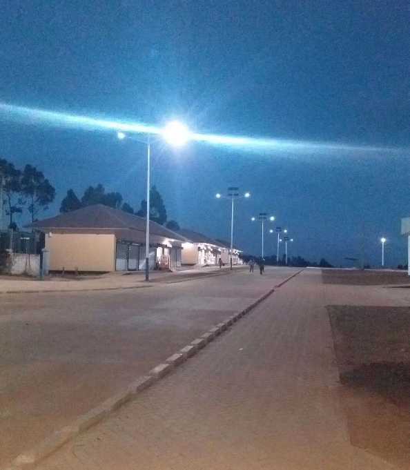 秦州区非洲科特迪瓦太阳能路灯工程
